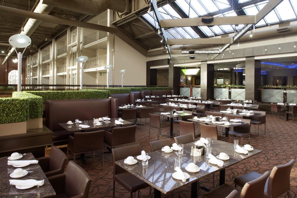 Delta Hotels By Marriott Toronto East Restaurant photo