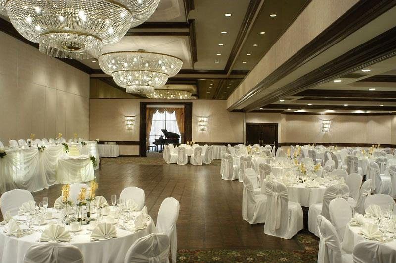 Delta Hotels By Marriott Toronto East Restaurant photo